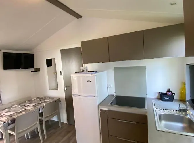 Domaine Les Abberts אתר קמפינג 3*